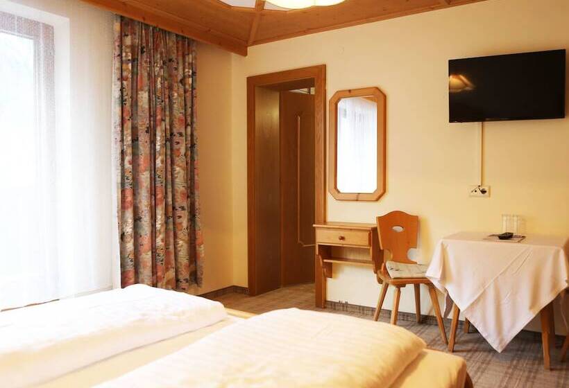 Отель Gasthof Pension Madseiterhof