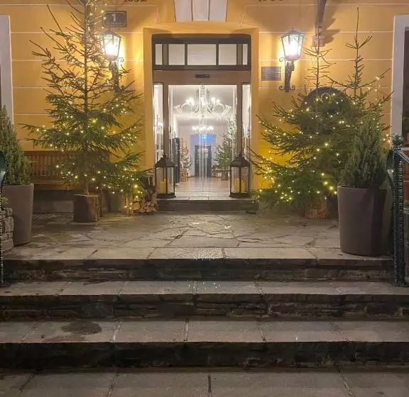 Hotelli Gasthof Post St. Martin Am Tgb