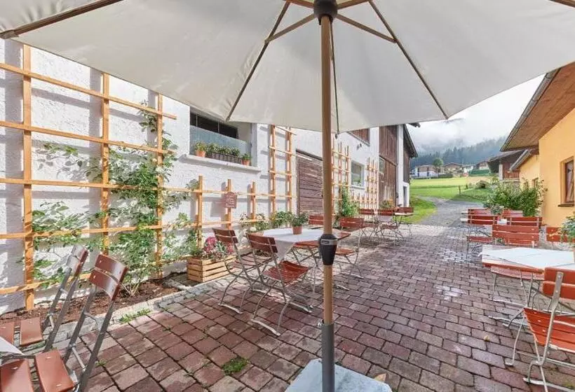 Hotelli Gasthof Post St. Martin Am Tgb