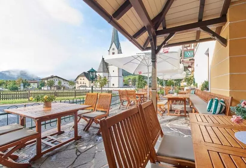Hotelli Gasthof Post St. Martin Am Tgb