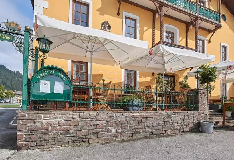 Hotelli Gasthof Post St. Martin Am Tgb