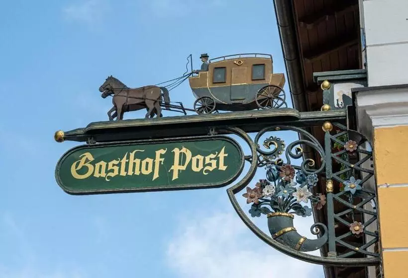 Hotelli Gasthof Post St. Martin Am Tgb