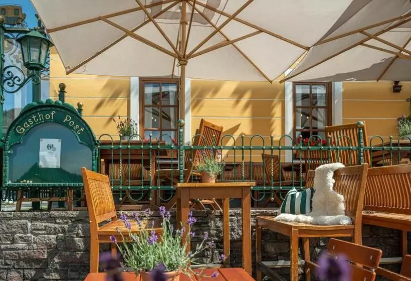 Hotelli Gasthof Post St. Martin Am Tgb