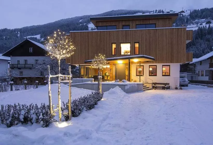 ホテル Guggenberger Pension