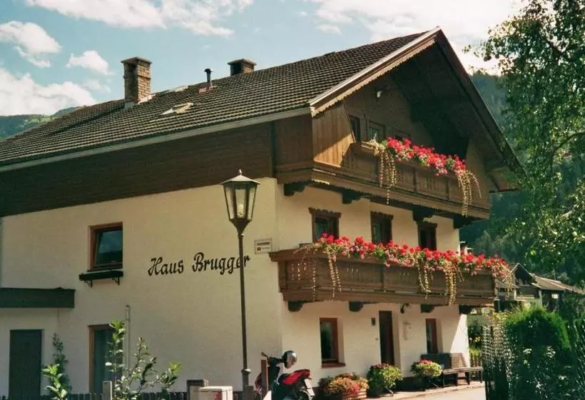 ホテル Haus Brugger