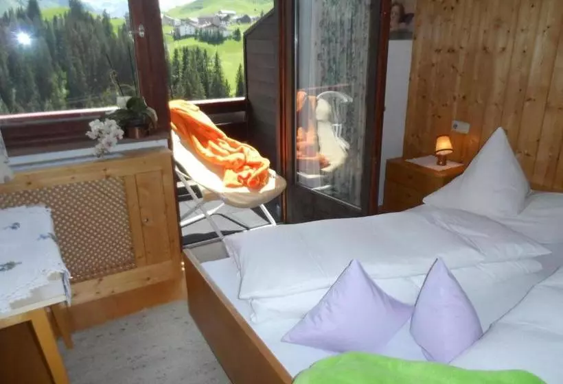 هتل Haus Brunneck