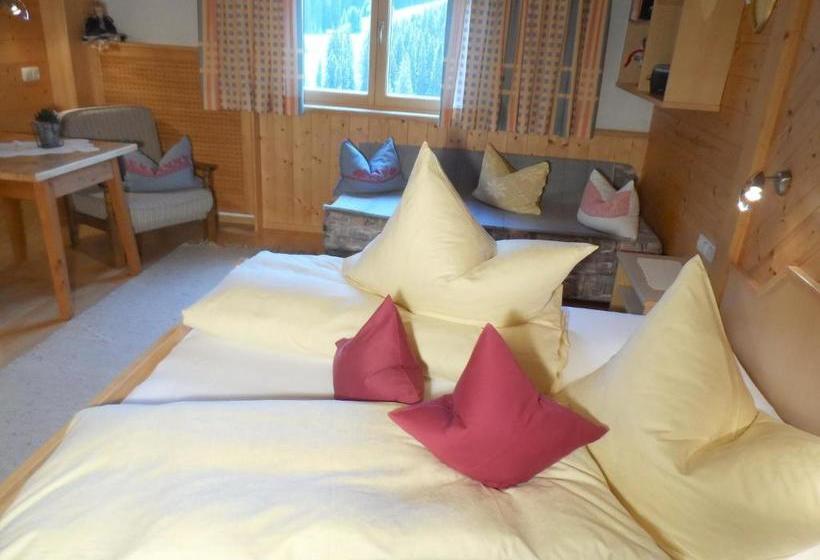 هتل Haus Brunneck