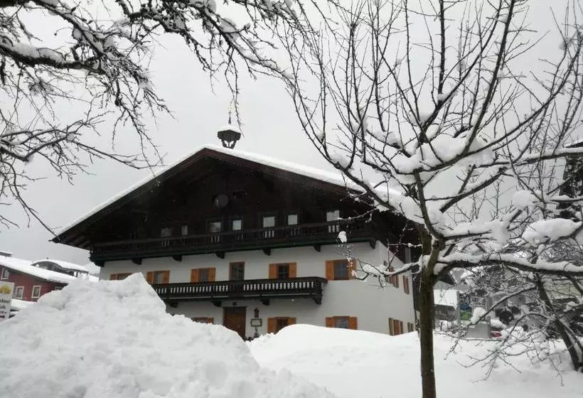 ホテル Karrerhof