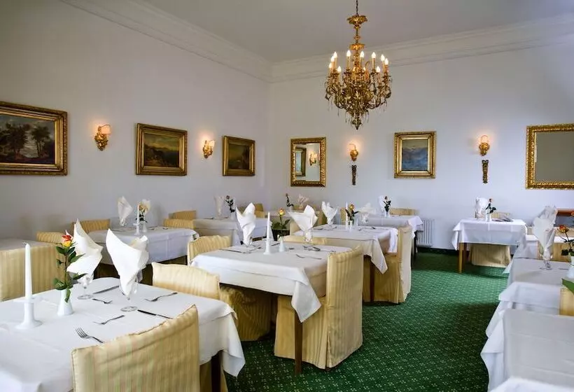 ホテル Kurhaus Dr. Petershofer