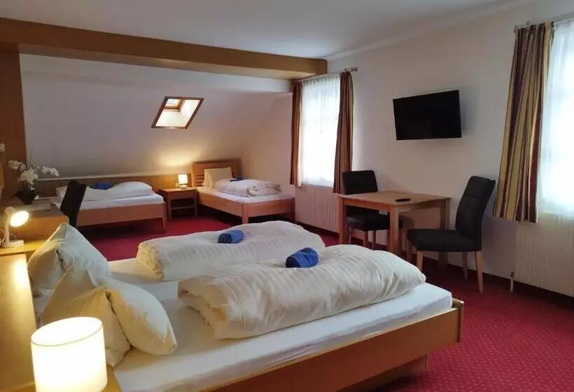 ホテル Pension Kandolf