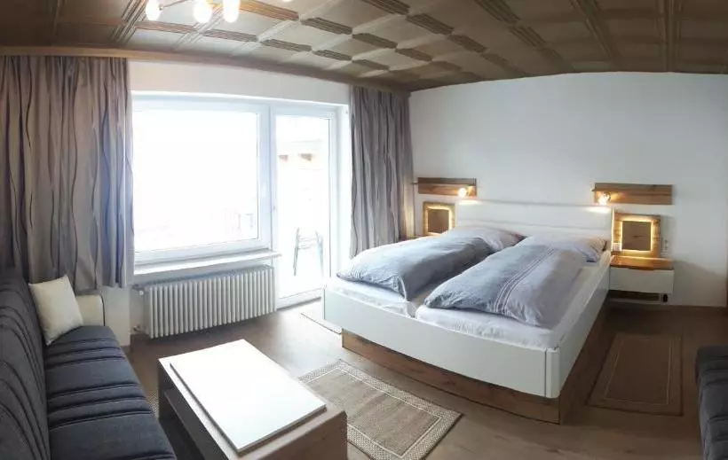 هتل Salvesenheim