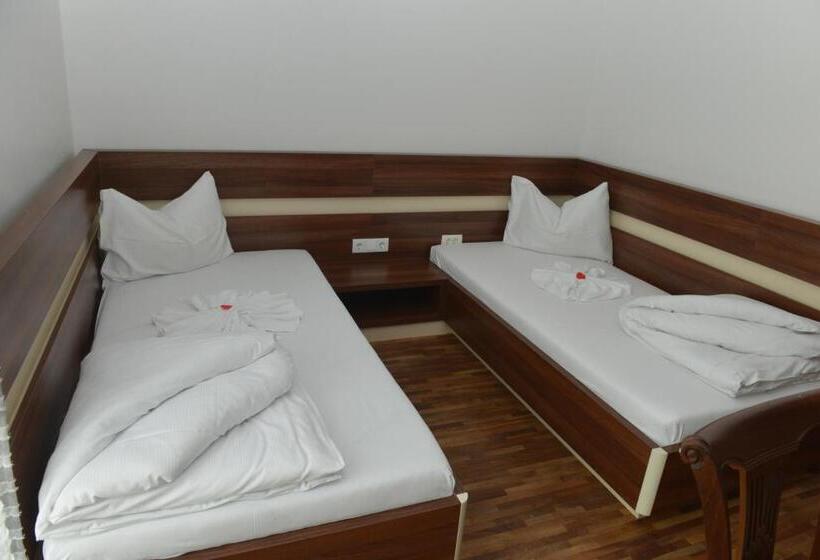 Primus Hotel & Apartments