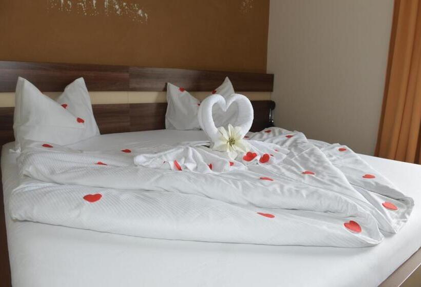 Primus Hotel & Apartments