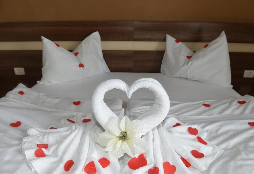 Primus Hotel & Apartments