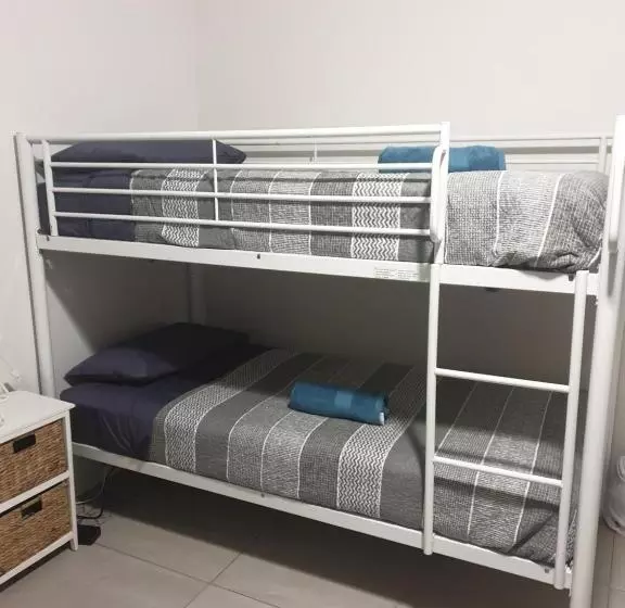 Family Style Hostel For 18 36yrs
