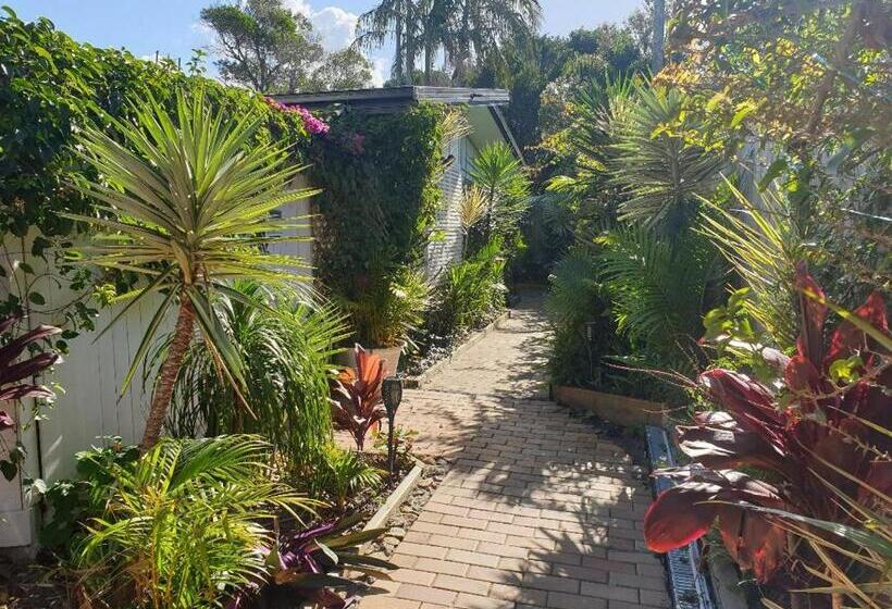 Family Style Hostel For 18 36yrs