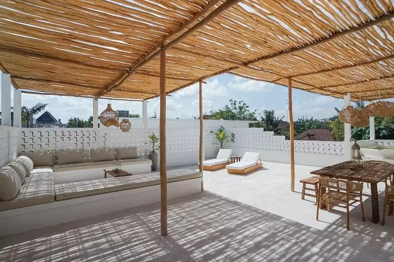 Hotelli Avanoa Villa