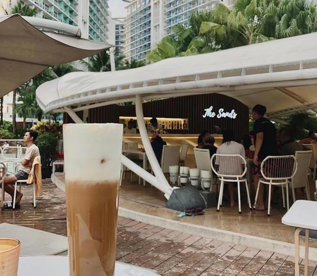 Hotel Azure Staycation Ph