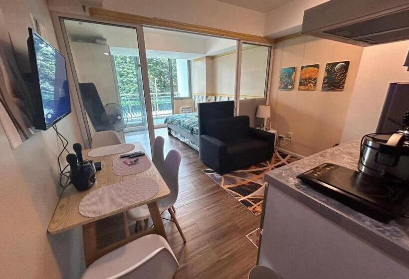 Hotel Azure Staycation Ph