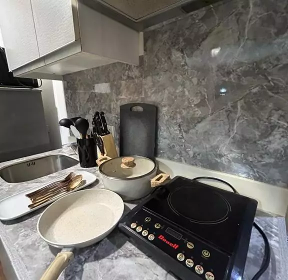 ホテル Azure Staycation Ph