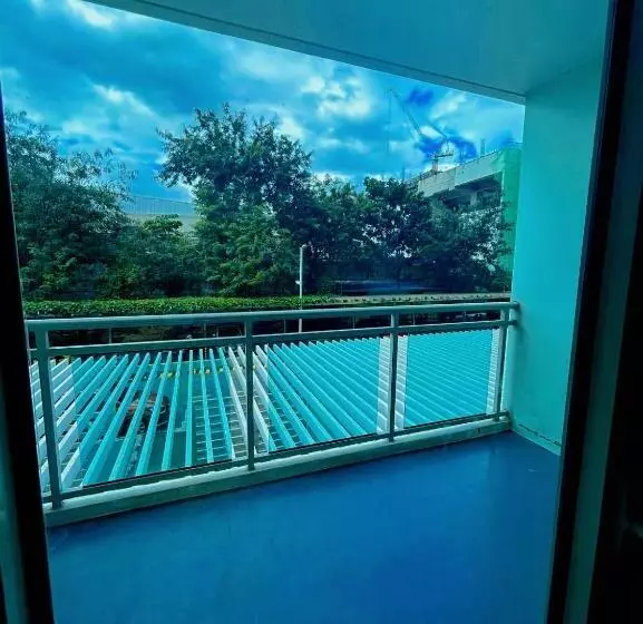 ホテル Azure Staycation Ph