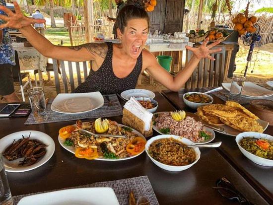 Hotel Hostel Kandy Green Mirror