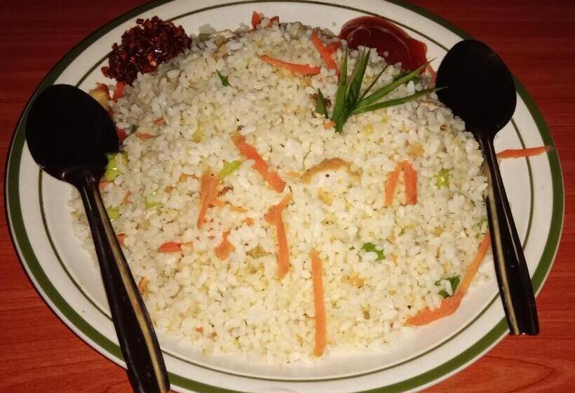 Hotel Hostel Kandy Green Mirror