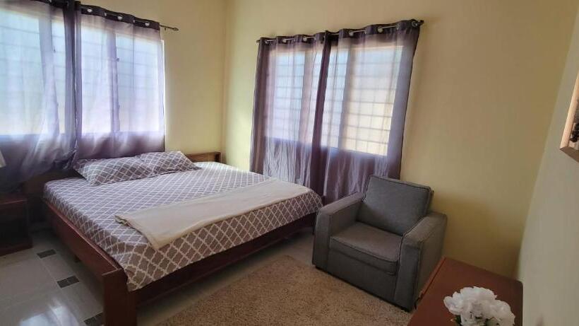 Lord S Hands Guest House Hotel