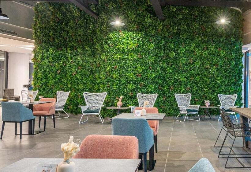 Pyramisa Hotel Apartments