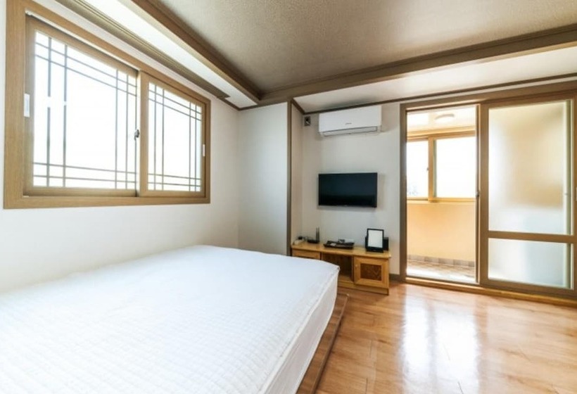 Seogwipo Jungmun Bolia Pension