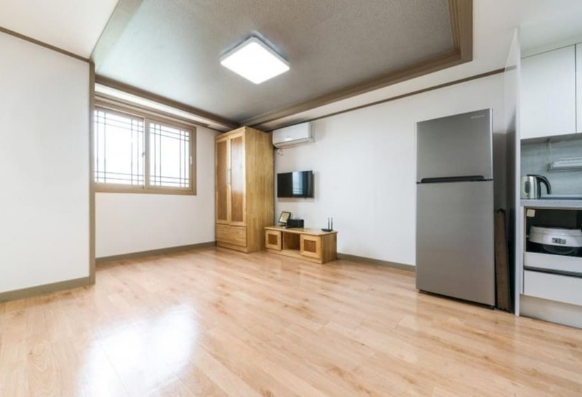 Seogwipo Jungmun Bolia Pension