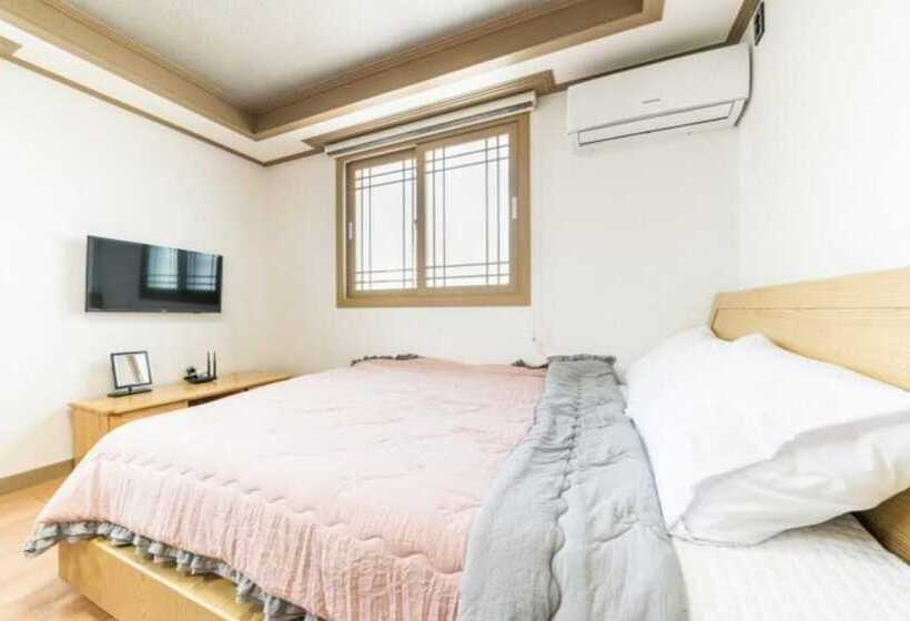 Seogwipo Jungmun Bolia Pension