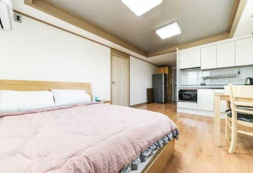 Seogwipo Jungmun Bolia Pension