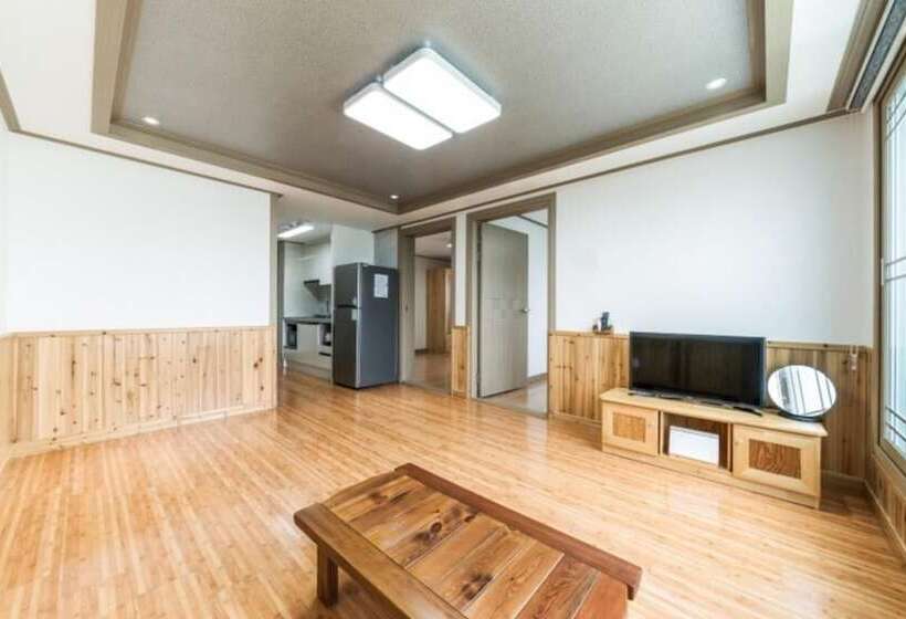 Seogwipo Jungmun Bolia Pension