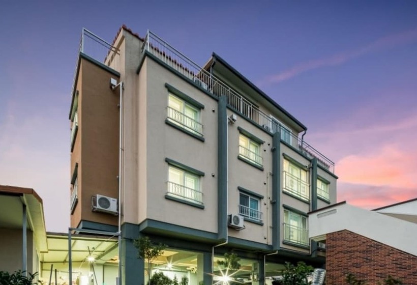 Seogwipo Jungmun Bolia Pension