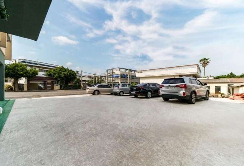 Seogwipo Jungmun Bolia Pension