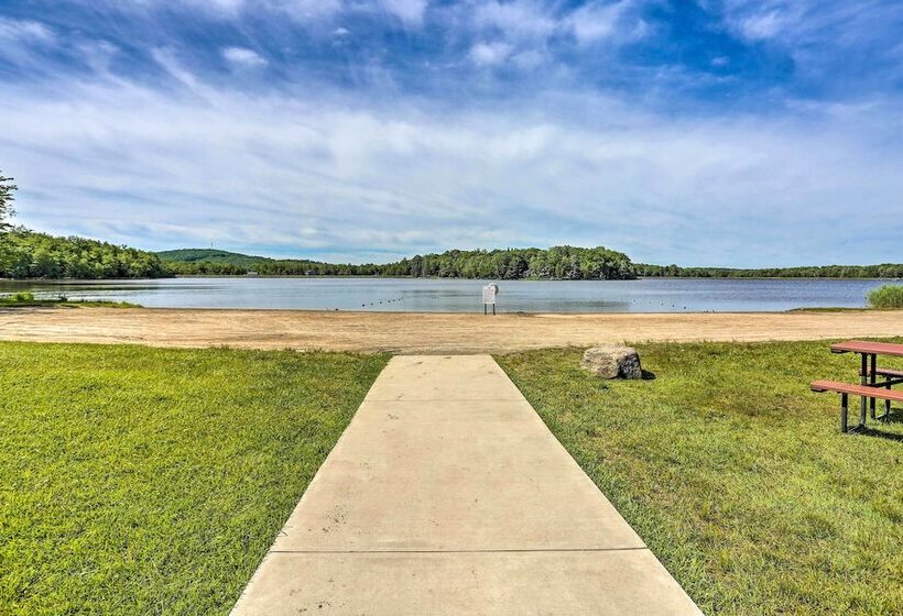 Lake Access & Decks: Pet Friendly Poconos Cabin!