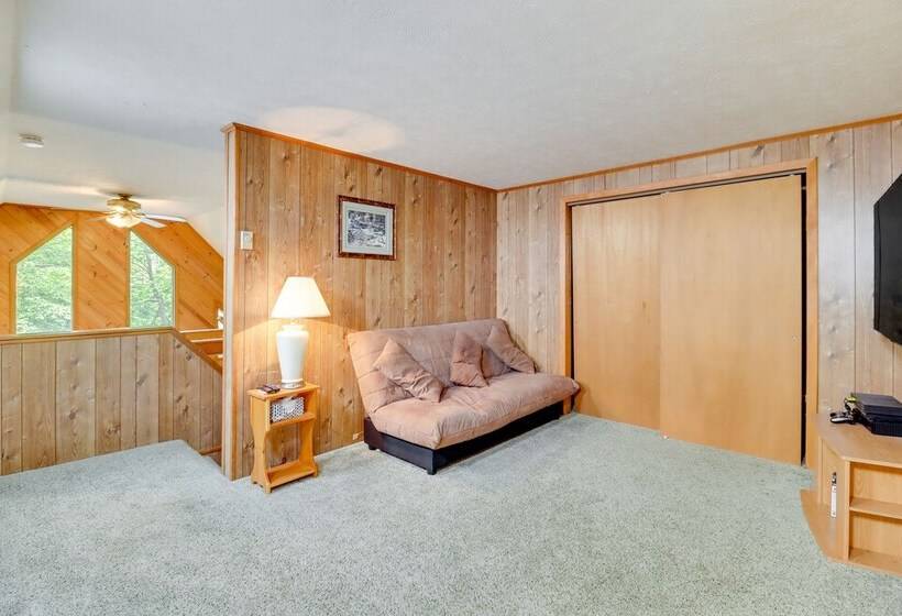 Lake Access & Decks: Pet Friendly Poconos Cabin!