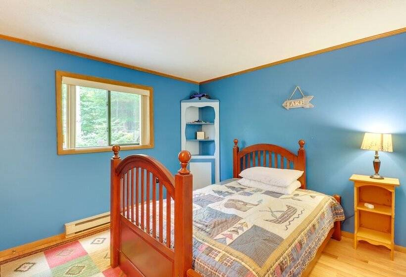 Lake Access & Decks: Pet Friendly Poconos Cabin!