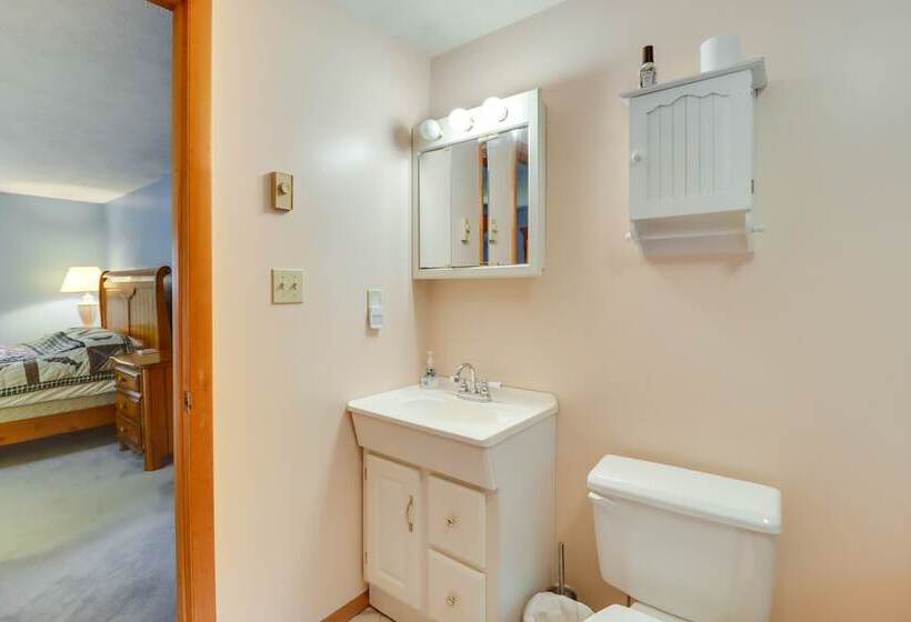 Lake Access & Decks: Pet Friendly Poconos Cabin!