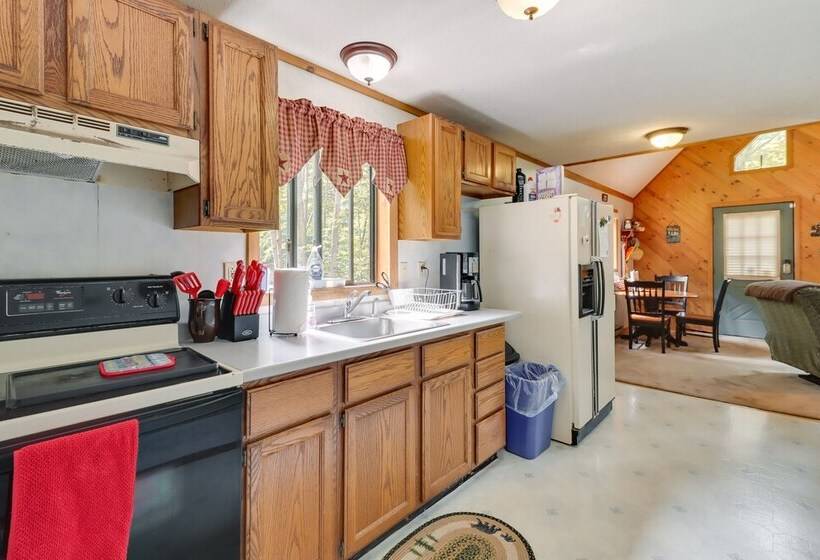 Lake Access & Decks: Pet Friendly Poconos Cabin!