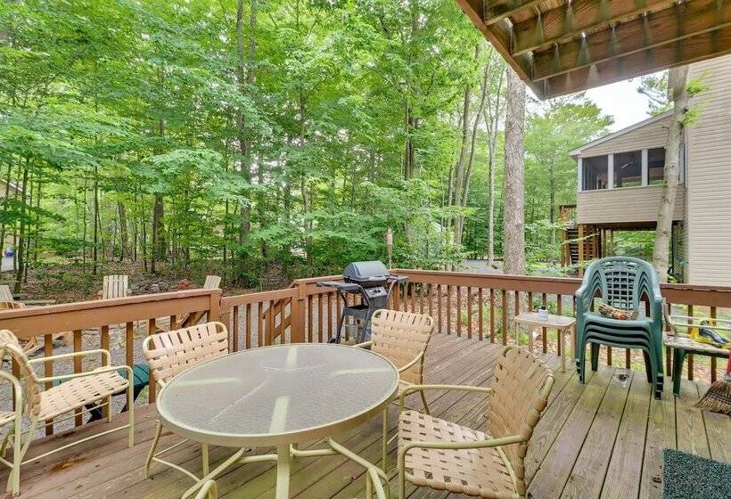 Lake Access & Decks: Pet Friendly Poconos Cabin!