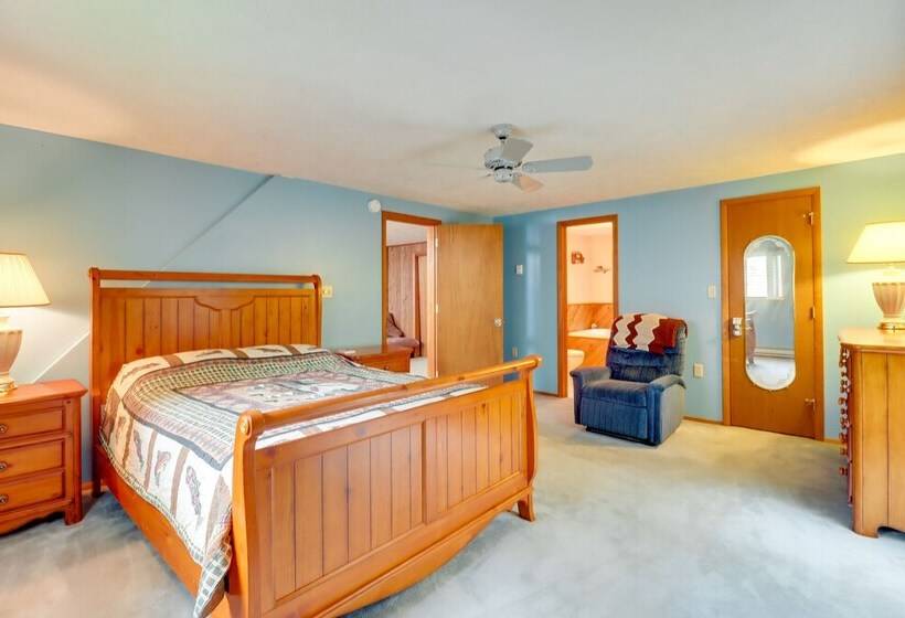 Lake Access & Decks: Pet Friendly Poconos Cabin!