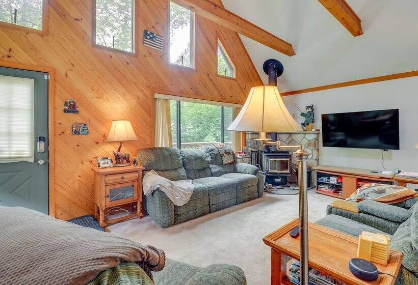 Lake Access & Decks: Pet Friendly Poconos Cabin!