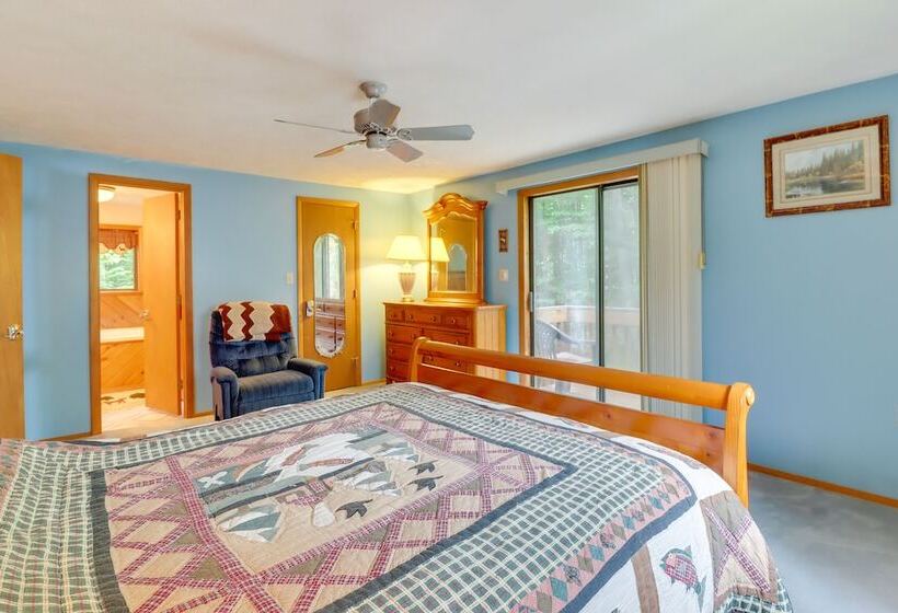 Lake Access & Decks: Pet Friendly Poconos Cabin!