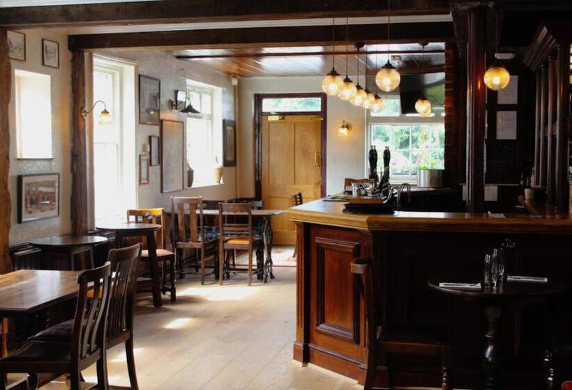 فندق صغير The George Inn St Mary Bourne