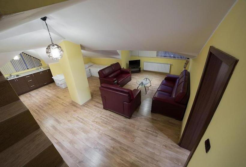 ベッドアンドブレックファースト Kris Hotel & Restaurant