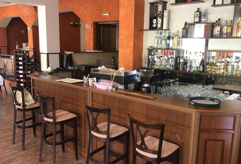 ベッドアンドブレックファースト Kris Hotel & Restaurant