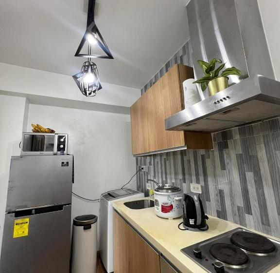 ホテル Azure Staycation Beach View 2br