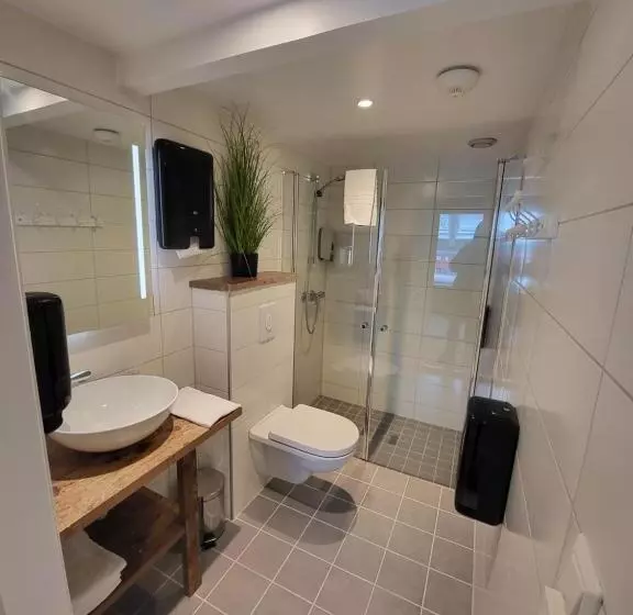 Hotelli Brygga Restaurant And Rooms